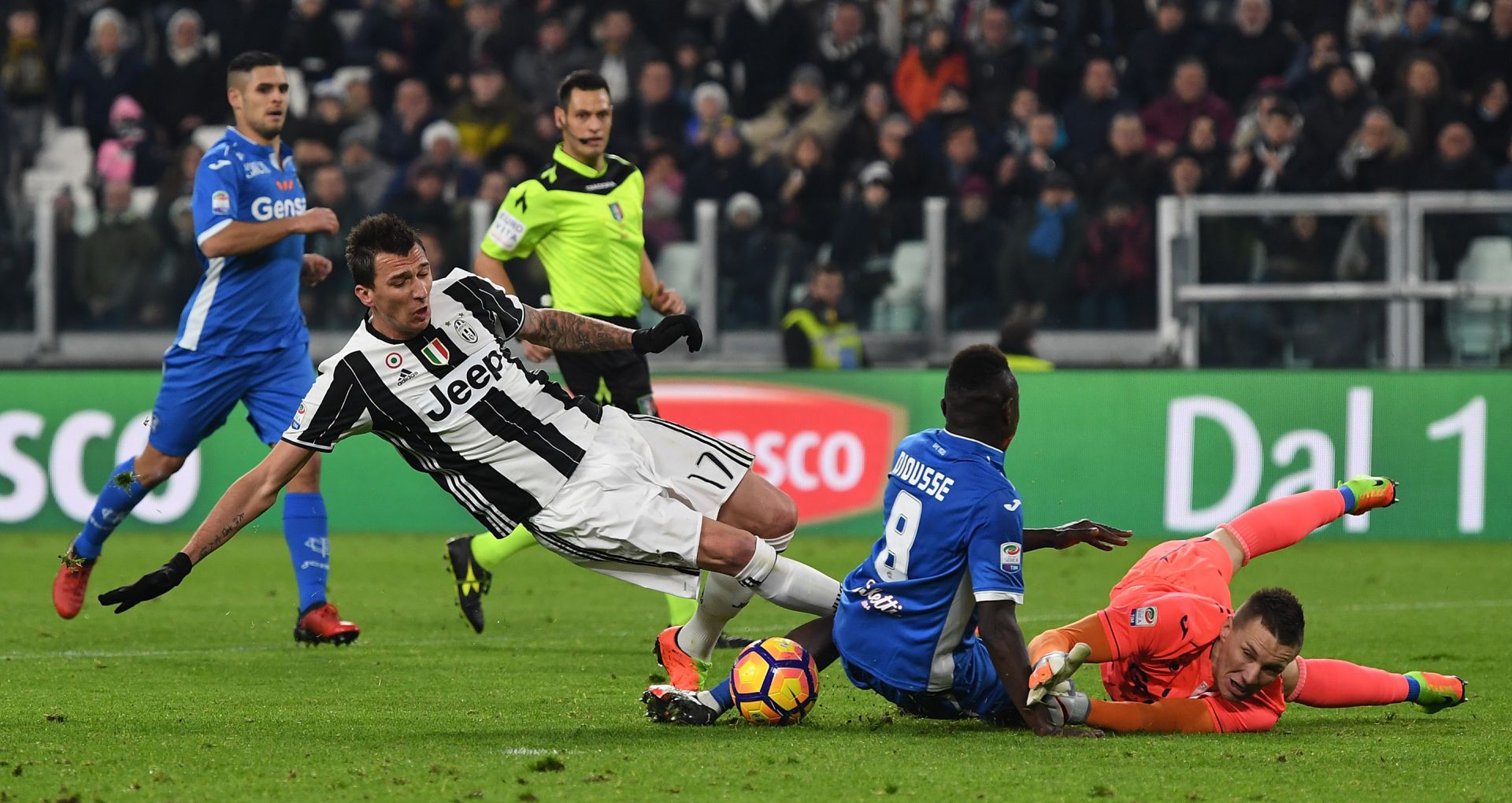 Juventus 2-0 Empoli: Nối dài kỉ lục