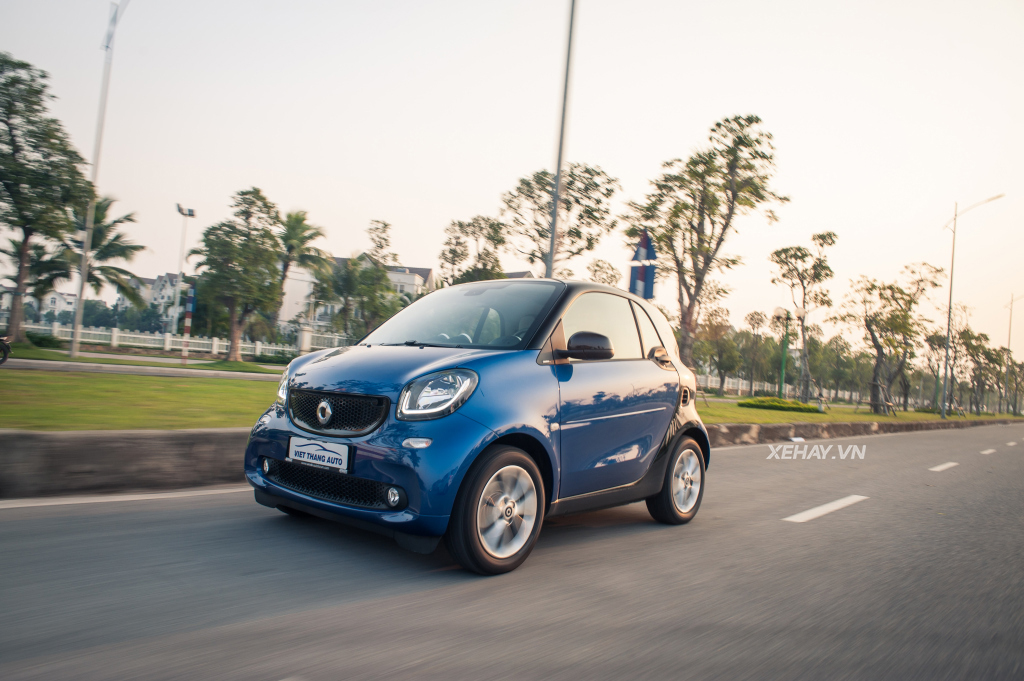[ĐÁNH GIÁ XE] Smart Fortwo - xe đi phố siêu nhỏ gọn