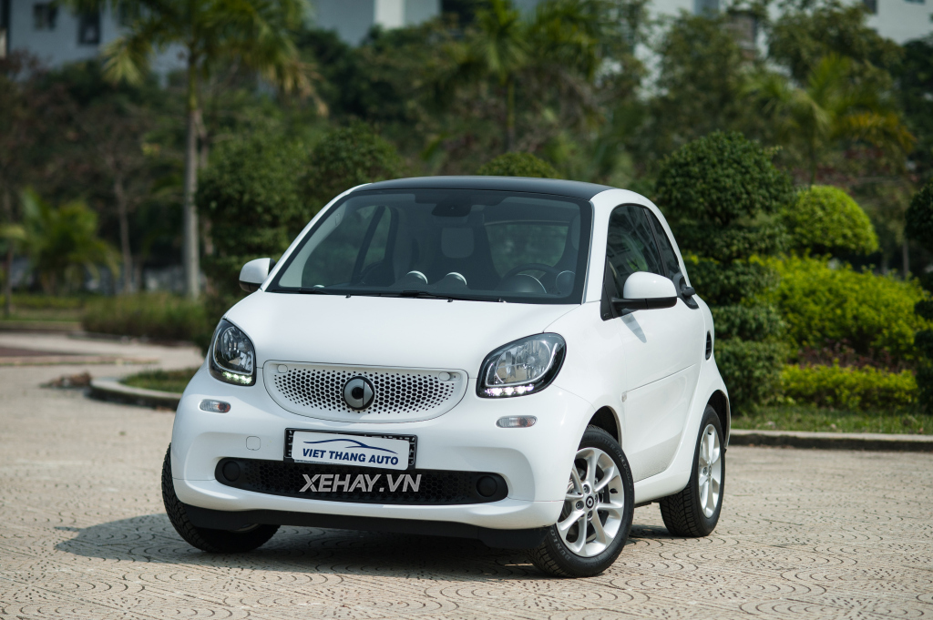 [ĐÁNH GIÁ XE] Smart Fortwo - xe đi phố siêu nhỏ gọn