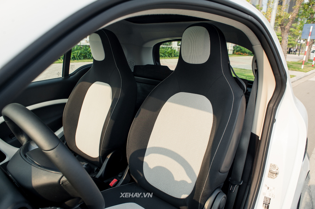 [ĐÁNH GIÁ XE] Smart Fortwo - xe đi phố siêu nhỏ gọn