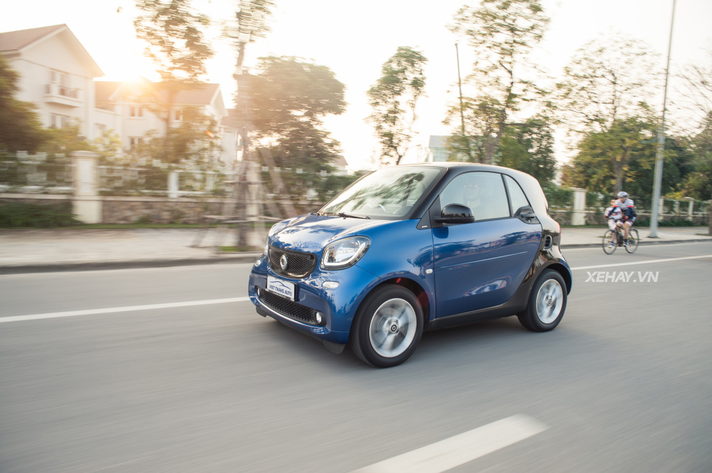 [ĐÁNH GIÁ XE] Smart Fortwo - xe đi phố siêu nhỏ gọn