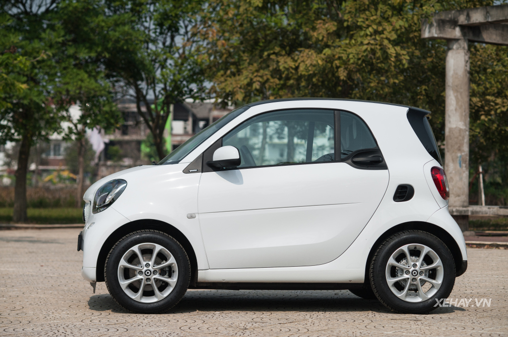 [ĐÁNH GIÁ XE] Smart Fortwo - xe đi phố siêu nhỏ gọn