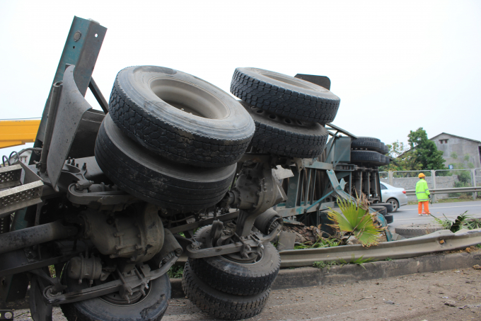 Tai nạn nghiêm trọng trên cao tốc Thái Nguyên - Hà Nội ảnh 3
