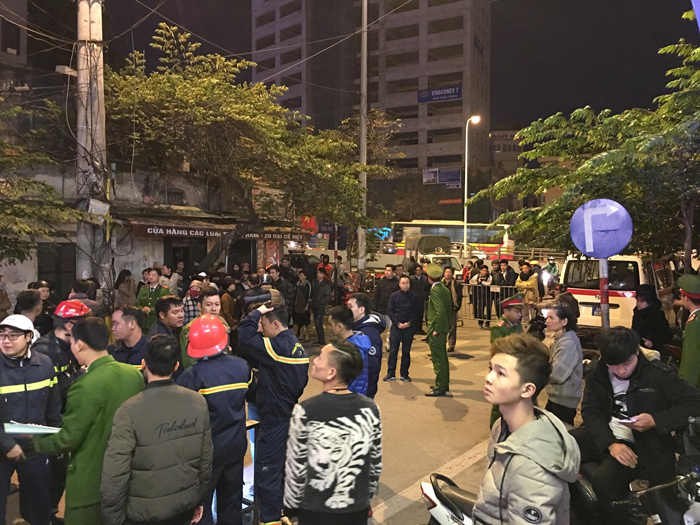 Hà Nội: Giải cứu thành công nhiều người mắc kẹt trong nhà hàng Bếp Mường