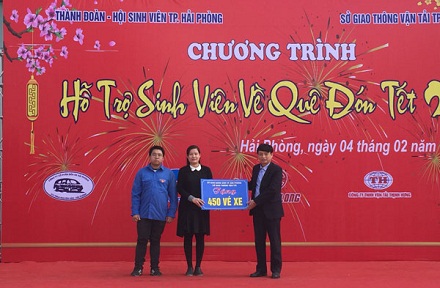 Hải Phòng: Tặng 450 vé xe cho sinh viên về quê đón Tết