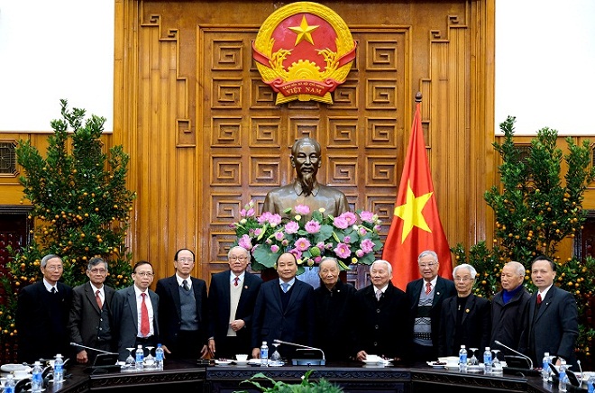 Thủ tướng gặp mặt Ban liên lạc cựu chuyên gia Việt Nam giúp Cách mạng Campuchia