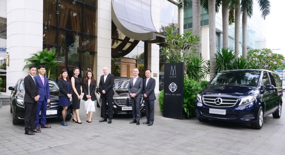 Mercedes-Benz Việt Nam bàn giao đội xe chuyên chở cao cấp cho khách sạn Hôtel Des Arts Saigon