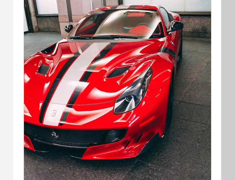 Chiêm ngưỡng siêu xe Ferrari F12 TdF rực rỡ trong bộ cánh Rosso Fuoco