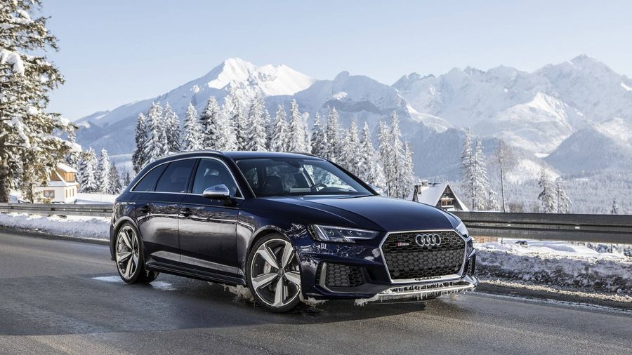 [VIDEO] Chiêm ngưỡng Audi RS4 Avant trổ tài trên tuyết