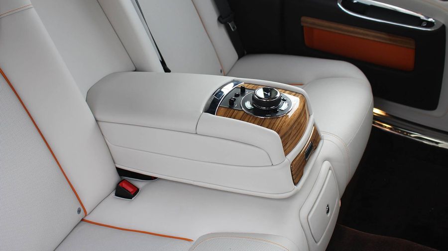 [ĐÁNH GIÁ XE] Rolls-Royce Ghost - bạn đồng hành của những doanh nhân thành đạt
