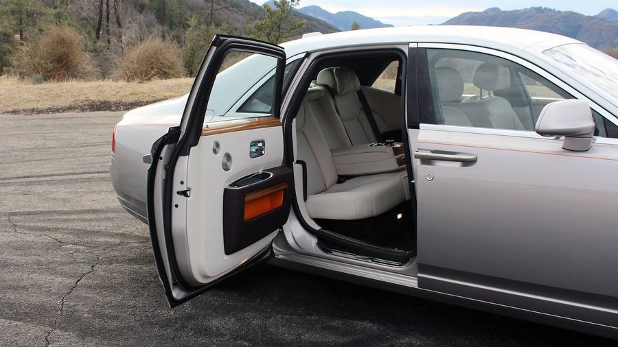 [ĐÁNH GIÁ XE] Rolls-Royce Ghost - bạn đồng hành của những doanh nhân thành đạt