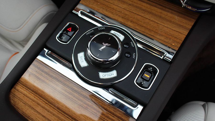 [ĐÁNH GIÁ XE] Rolls-Royce Ghost - bạn đồng hành của những doanh nhân thành đạt
