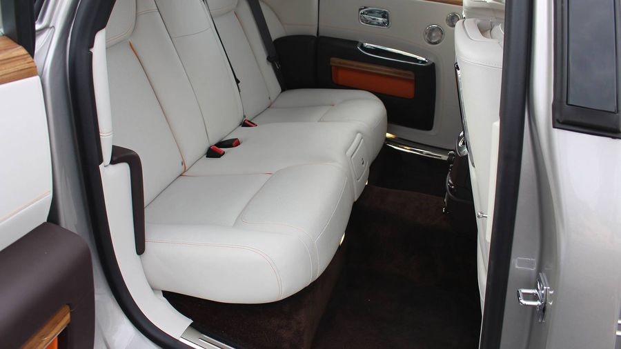 [ĐÁNH GIÁ XE] Rolls-Royce Ghost - bạn đồng hành của những doanh nhân thành đạt
