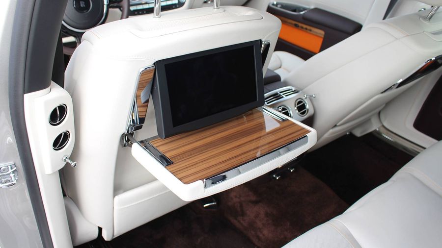 [ĐÁNH GIÁ XE] Rolls-Royce Ghost - bạn đồng hành của những doanh nhân thành đạt