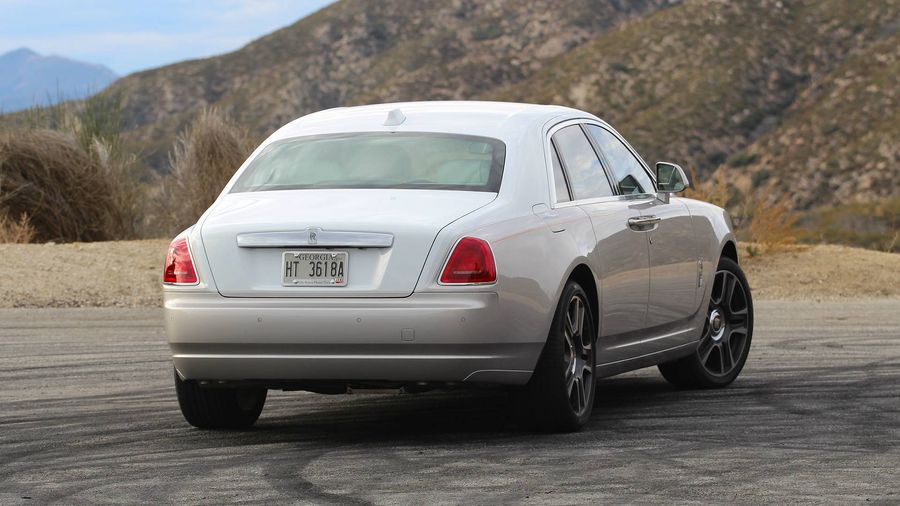 [ĐÁNH GIÁ XE] Rolls-Royce Ghost - bạn đồng hành của những doanh nhân thành đạt