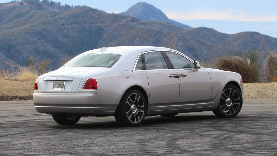 [ĐÁNH GIÁ XE] Rolls-Royce Ghost - bạn đồng hành của những doanh nhân thành đạt