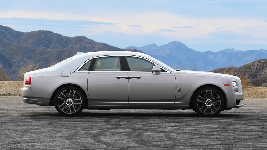 [ĐÁNH GIÁ XE] Rolls-Royce Ghost - bạn đồng hành của những doanh nhân thành đạt