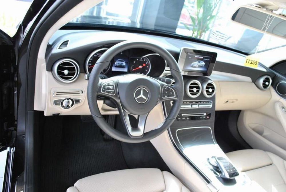 So sánh Mercedes-Benz C200 và BMW 320i phiên bản 2018 tại Việt Nam