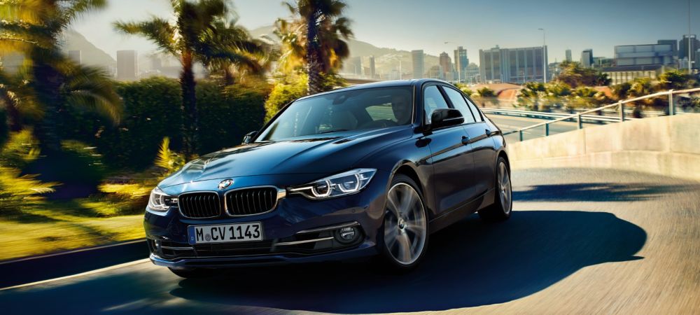 So sánh Mercedes-Benz C200 và BMW 320i phiên bản 2018 tại Việt Nam