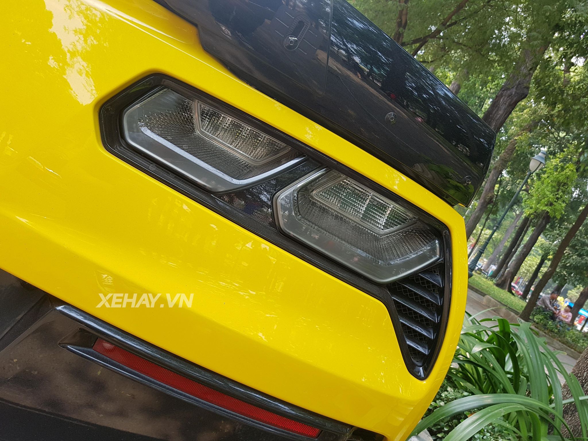 Chevrolet Corvette C7 Z06 Convertible màu vàng tái xuất phố phường đầu năm