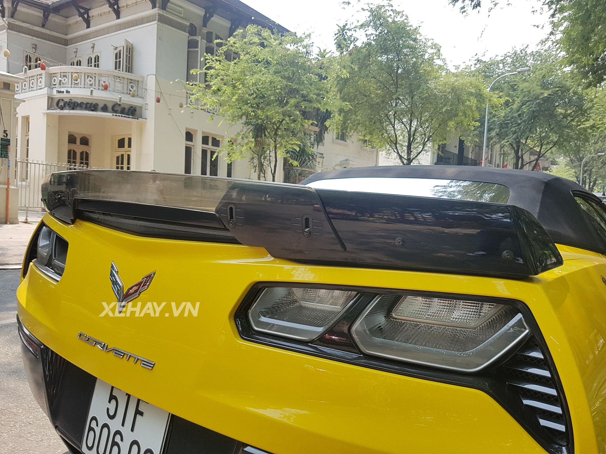Chevrolet Corvette C7 Z06 Convertible màu vàng tái xuất phố phường đầu năm