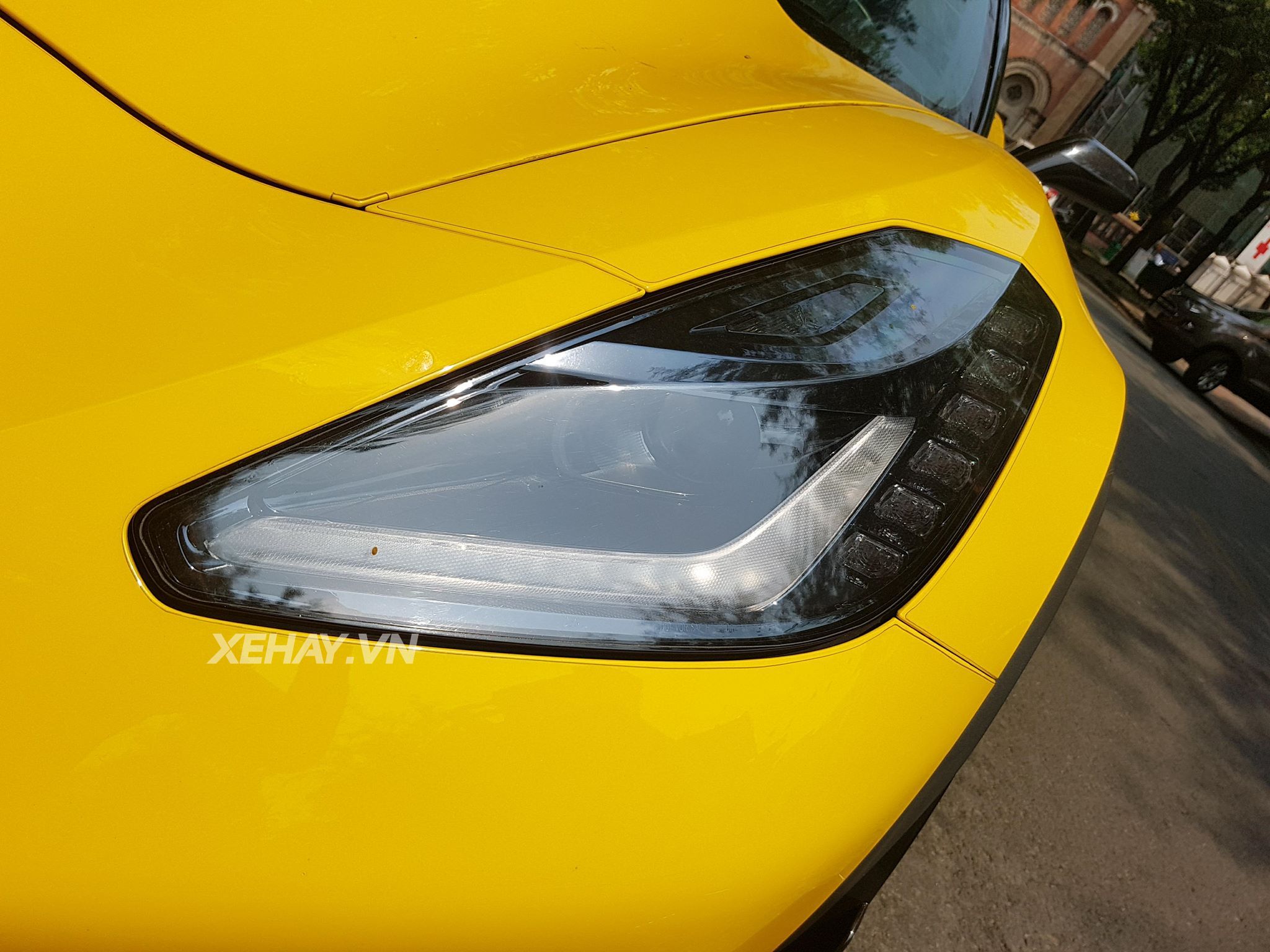 Chevrolet Corvette C7 Z06 Convertible màu vàng tái xuất phố phường đầu năm