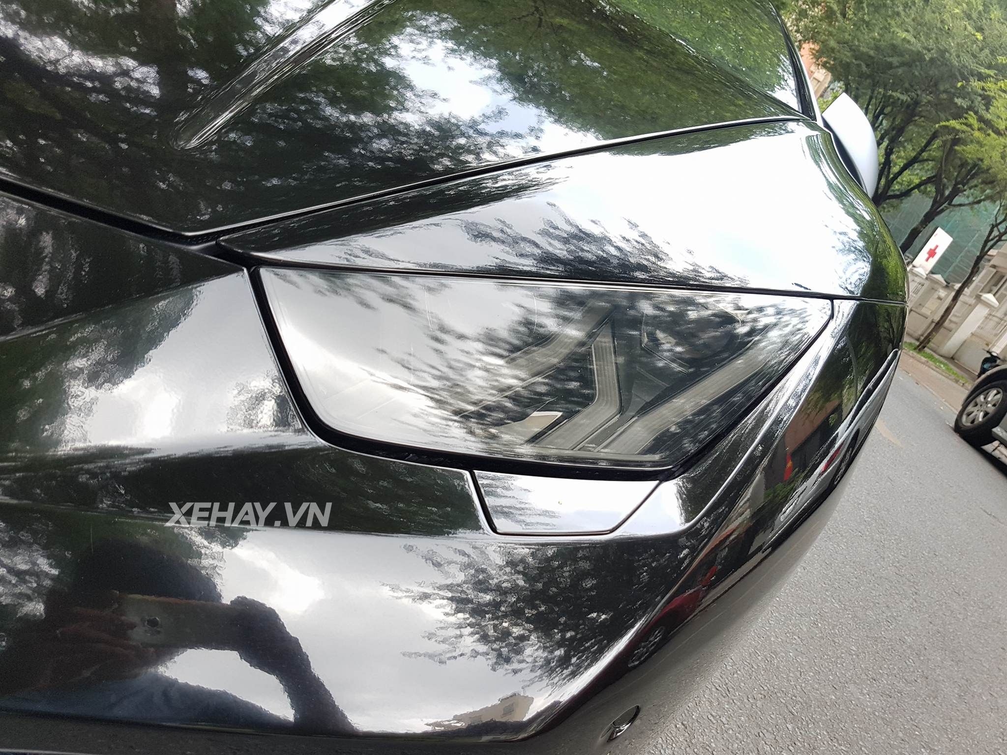 Lamborghini Huracan cưỡi mâm PUR dạo phố ngày mùng 2 Tết Mậu Tuất