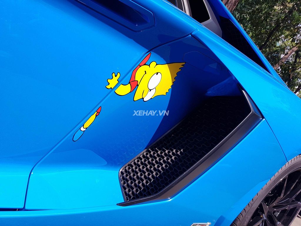 Lamborghini Aventador Blue Lemans độc nhất Việt Nam xuống phố ngày xuân