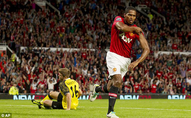 02h45 ngày 22/2, sân Ramón Sánchez Pizjuán: Sevilla - Man Utd