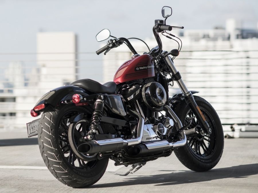 Harley-Davidson Forty-Eight Special và Iron 1200 2018 