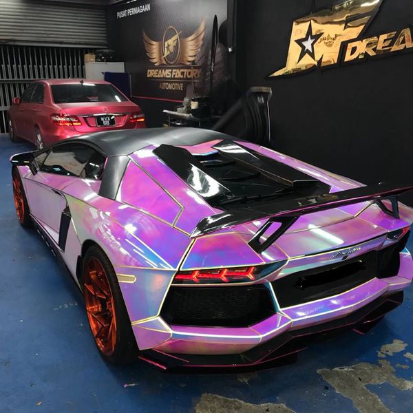 Ai cũng phải chú ý siêu xe Lamborghini Aventador độ bọc thân xe Hologram