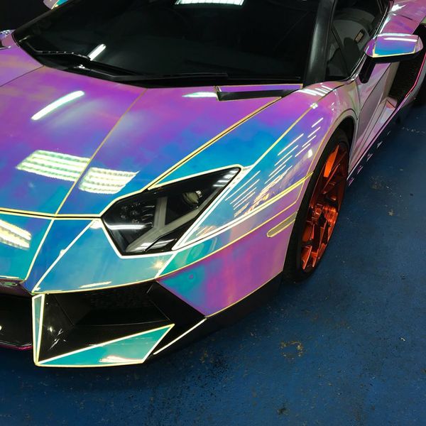 Ai cũng phải chú ý siêu xe Lamborghini Aventador độ bọc thân xe Hologram