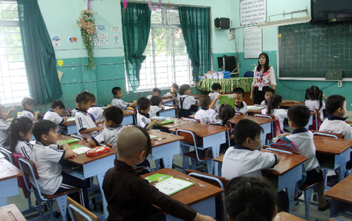 Nhà thơ Trần Đăng Khoa: Cải cách giáo dục, sự lãng phí ngân sách và học đối phó