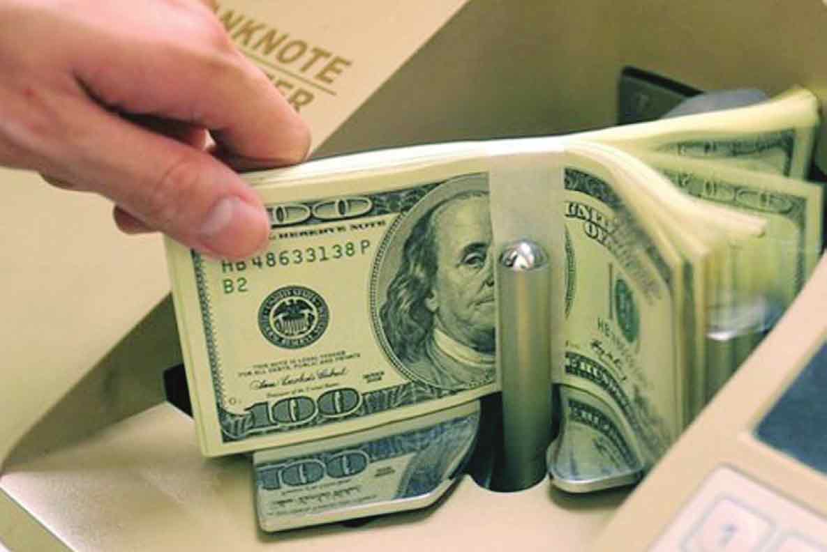 Việt Nam rót 1,25 triệu USD ra nước ngoài trong tháng đầu năm