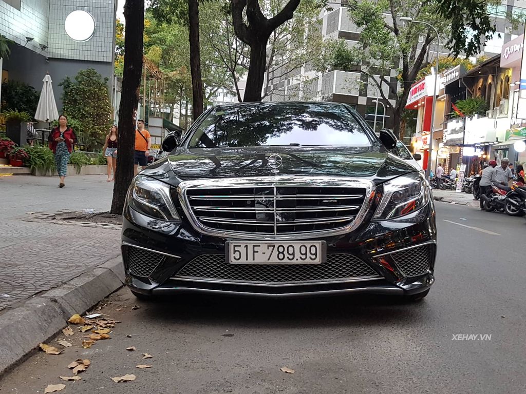 Bắt gặp sedan mạnh nhất của Mercedes-Benz trên đường phố Việt Nam