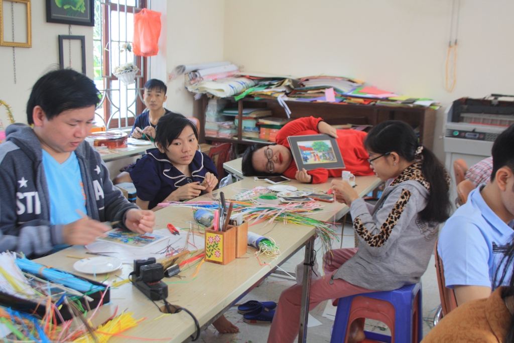 Nghị lực phi thường của cô gái xương thủy tinh