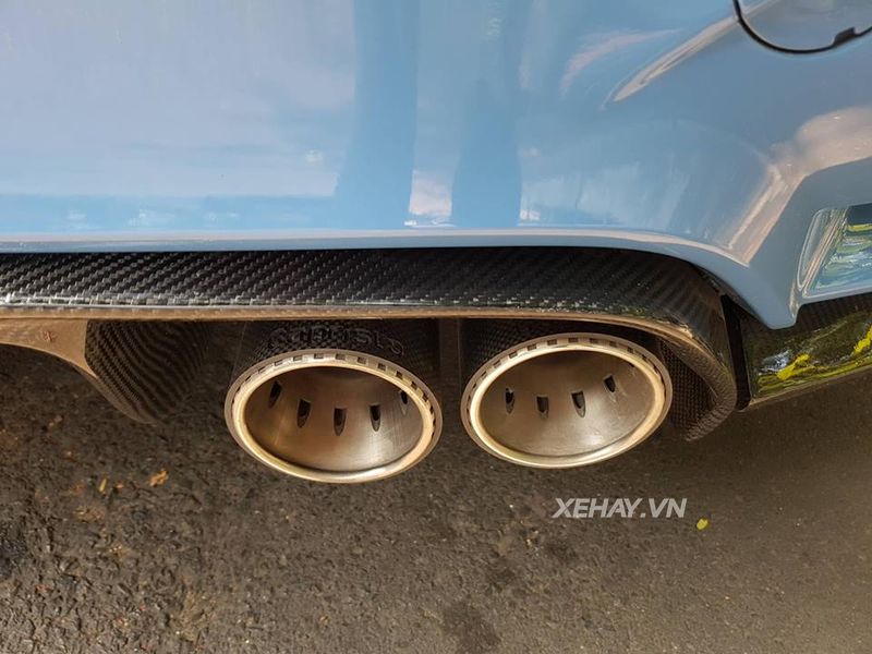 Sài Gòn: Chạm mặt BMW M4 độ ống xả Capristo 