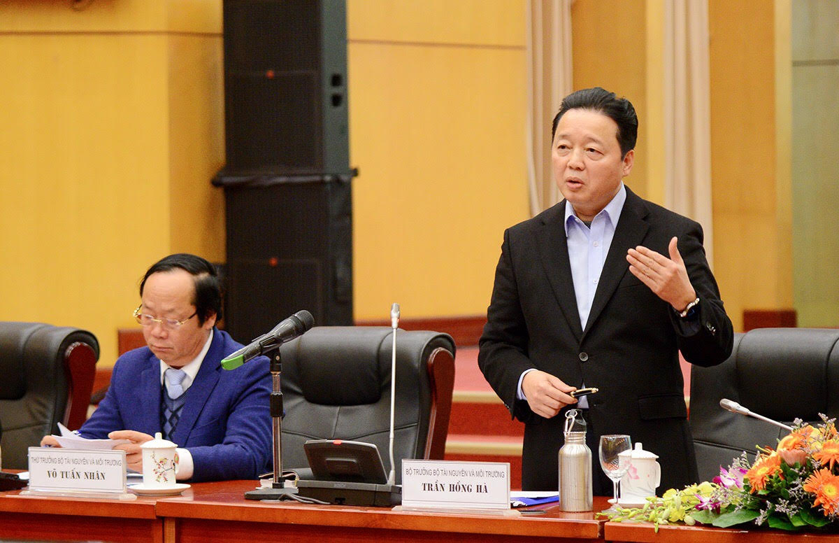 Bộ trưởng Bộ Tài nguyên và Môi trường Trần Hồng Hà quả quyết với quan điểm không đánh đổi môi trường lấy kinh tế...