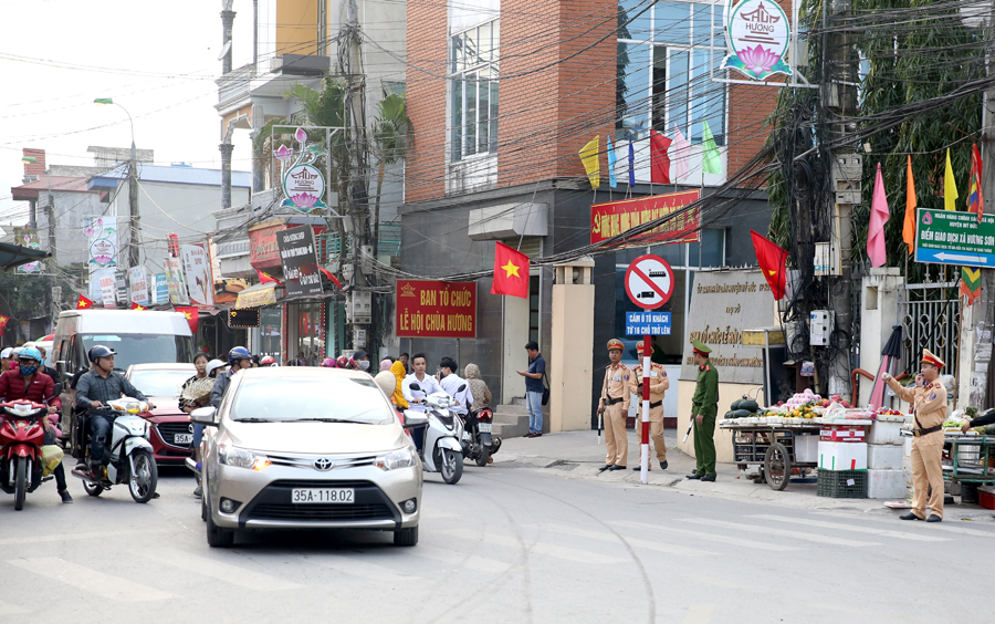 Nhiều phương án được triển khai bảo đảm an ninh trật tự mùa lễ hội chùa Hương 2019