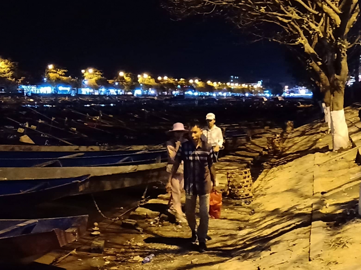 (Chùm ảnh) Du khách “xuyên đêm” trẩy hội chùa Hương Xuân Kỷ Hợi