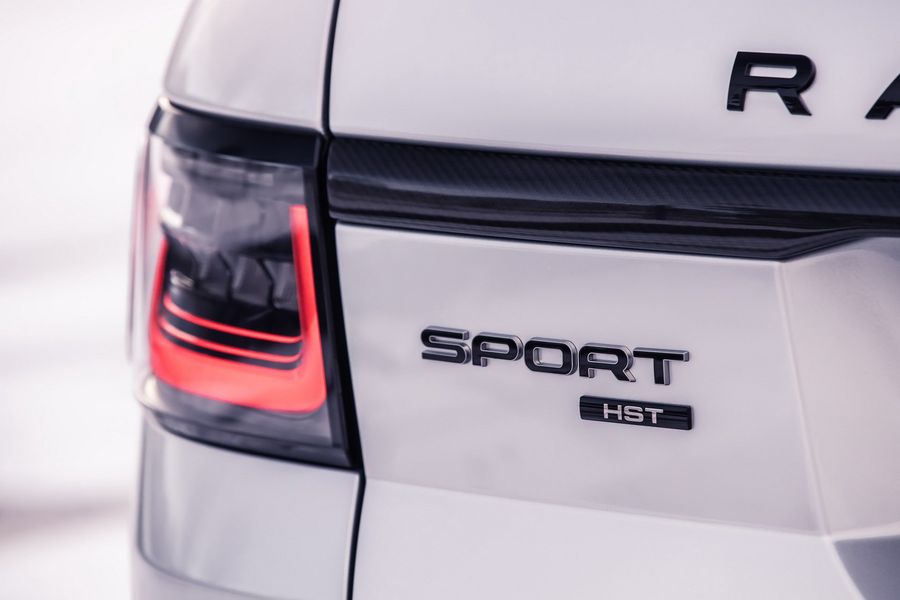 Range Rover Sport HST dùng động cơ lai Mild Hybrid mạnh gần 400 mã lực