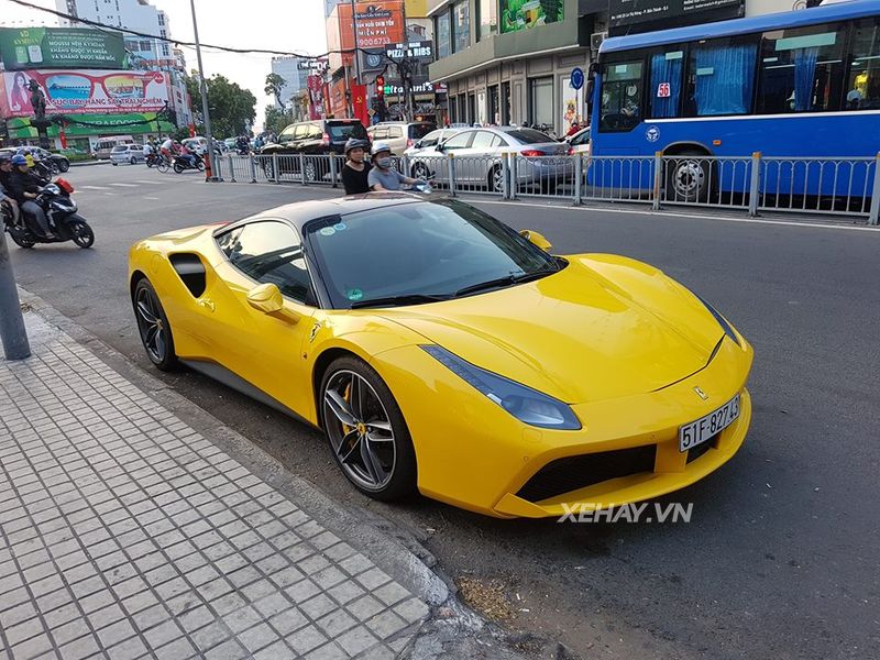 Sài Gòn: Hàng Hiếm Ferrari 488 GTB màu vàng Giallo Modena tái xuất đầu năm