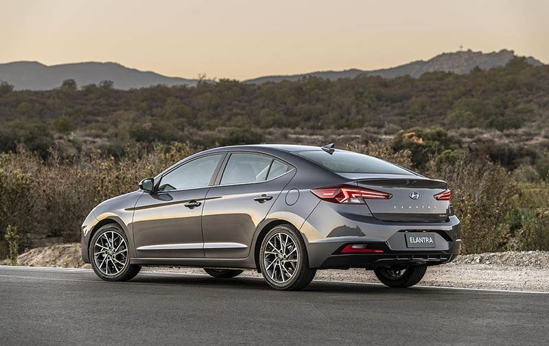 Hyundai Elantra 2019 thay đổi ấn tượng chuẩn bị ra mắt thị trường Việt