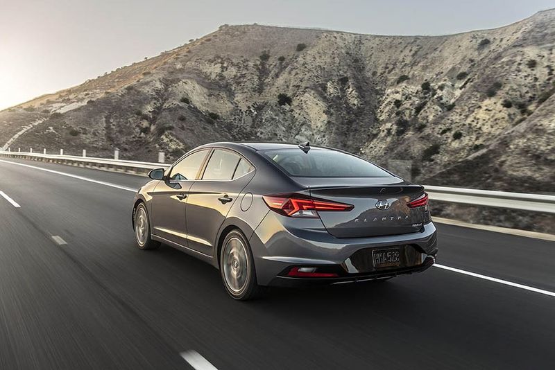 Hyundai Elantra 2019 thay đổi ấn tượng chuẩn bị ra mắt thị trường Việt