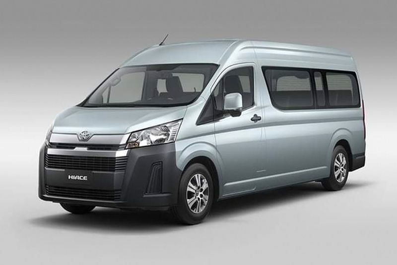 Toyota hé lộ ảnh nội thất của Hiace thế hệ mới, sẵn sàng cạnh tranh Ford Transit