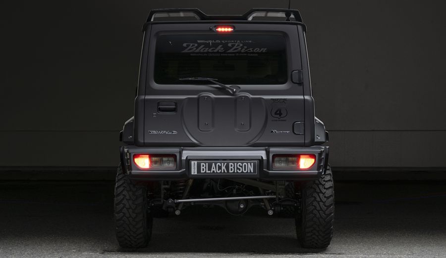 Với bản Black Bison, Suzuki Jimny không khác gì một chiếc G-Class thu nhỏ