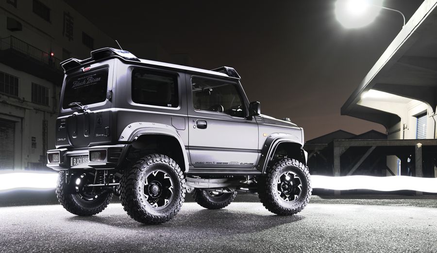 Với bản Black Bison, Suzuki Jimny không khác gì một chiếc G-Class thu nhỏ