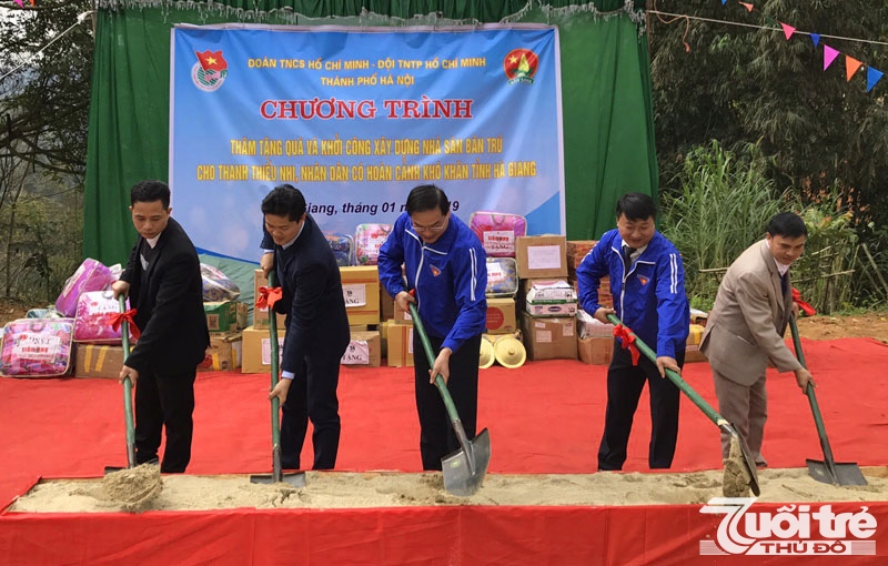 Thành đoàn Hà Nội đã khởi công xây dựng Nhà bán trú và tặng quà cho thiếu nhi tại xã Bản Luốc, huyện Hoàng Su Phì, Hà Giang