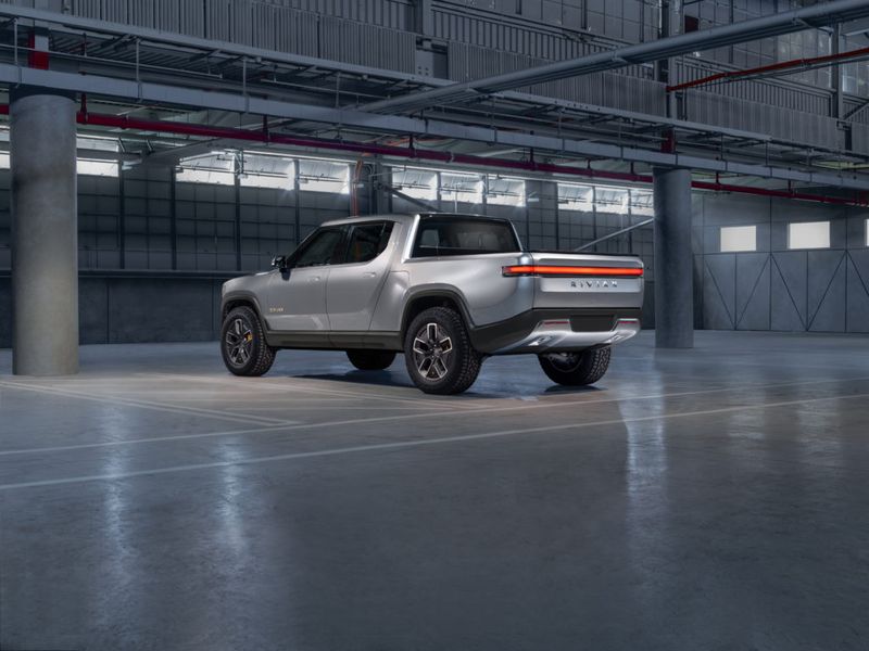 GM đang nhắm vào Rivian để sản xuất xe bán tải điện