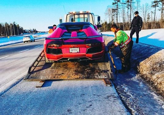 Lamborghini Aventador Roadster bị tạm giữ tại Canada vì vượt quá tốc độ giới hạn